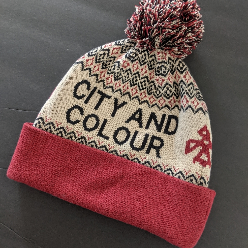 City and Colour Red Pom Pom Knit Beanie